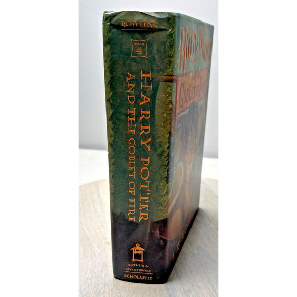 Harry Potter And The Goblet Of Fire Book - Picture 2 of 4